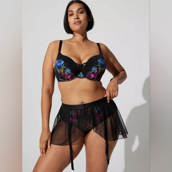 TORRID 5/6 Mesh Garter Skirt Lingerie Plus Size - Picture 3 of 5